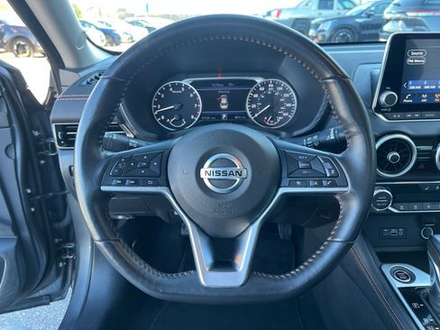 Used 2023 Nissan Sentra SR w/ SR Premium Package image 28