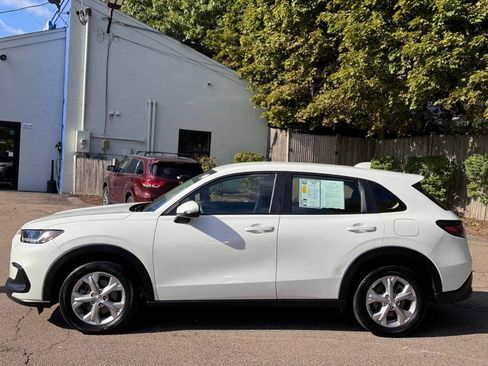 Used 2024 Honda HR-V LX image 3