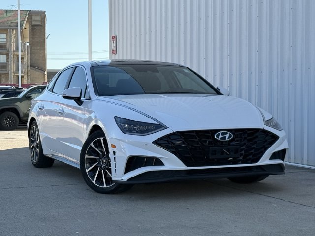 Used 2022 Hyundai Sonata Limited FWD image 2