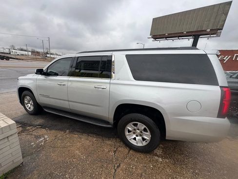 Used 2015 Chevrolet Suburban LT image 7