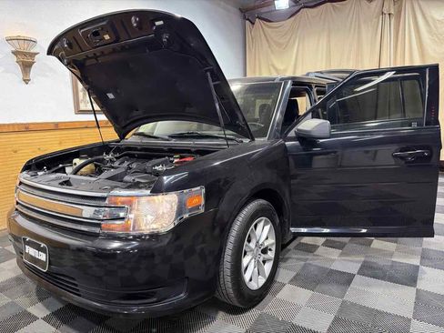 Used 2019 Ford Flex SE image 11