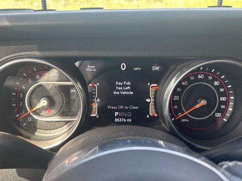 Used 2018 Jeep Wrangler Unlimited Sahara w/ Cold Weather Group AWD/4WD image 14