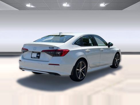 Used 2023 Honda Civic Touring image 9