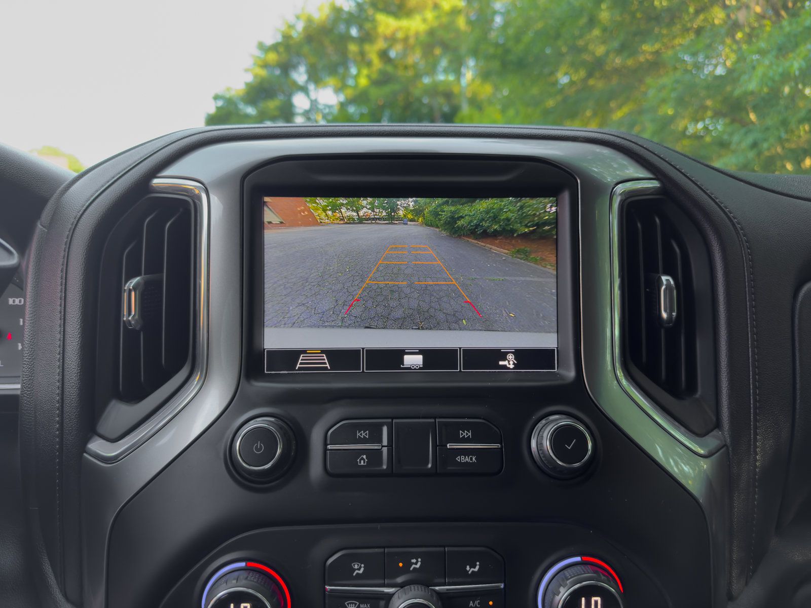 Used 2020 Chevrolet Silverado 1500 LT w/ All-Star Edition AWD/4WD image 9