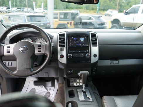 Used 2011 Nissan Xterra PRO-4X w/ Pro-4x Leather Pkg AWD/4WD image 15
