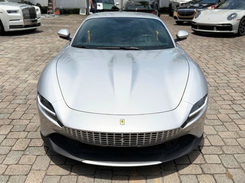 Used 2022 Ferrari Roma RWD image 3