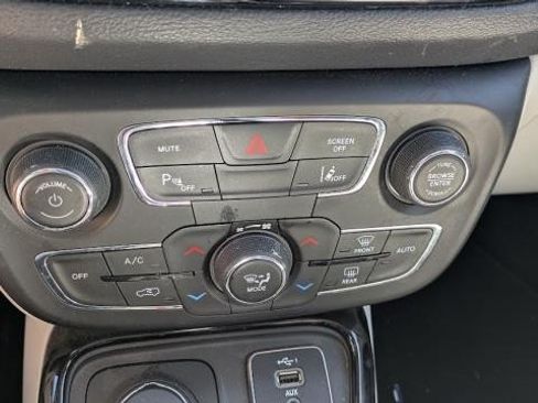 Used 2021 Jeep Compass Limited w/ Sun and Sound Group AWD/4WD image 13