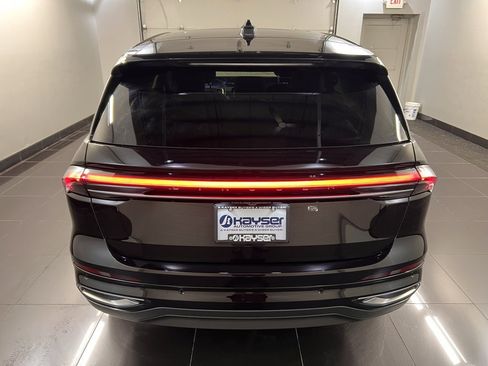 Used 2026 Lincoln Nautilus Premier w/ Equipment Group 102A image 5