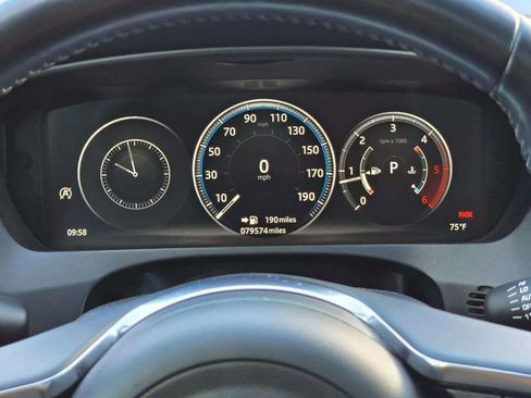 Used 2018 Jaguar F-PACE R-Sport image 36