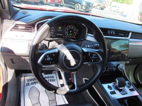 Used 2024 Jaguar F-PACE R-Dynamic S image 19