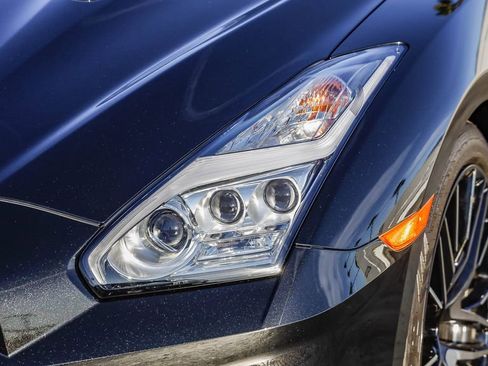 Used 2024 Nissan GT-R Premium w/ Premium Interior Package image 4