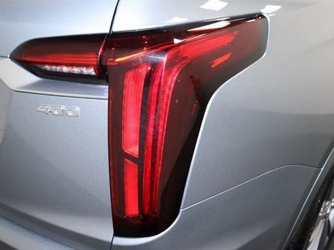 Certified 2025 Cadillac XT6 Premium Luxury image 11