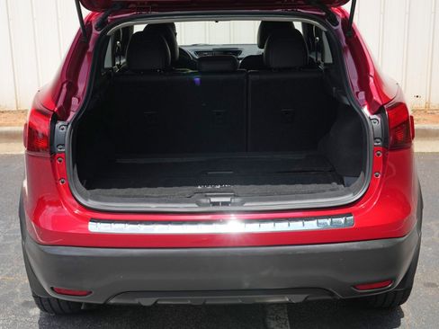 Used 2018 Nissan Rogue Sport SL w/ SL Premium Package FWD image 9