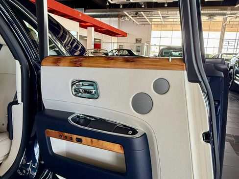 Used 2012 Rolls-Royce Ghost RWD image 23