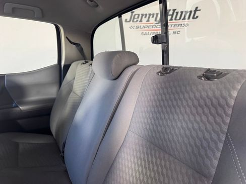 Used 2021 Toyota Tacoma SR AWD/4WD image 11