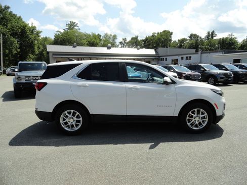 Used 2022 Chevrolet Equinox LT AWD/4WD image 9