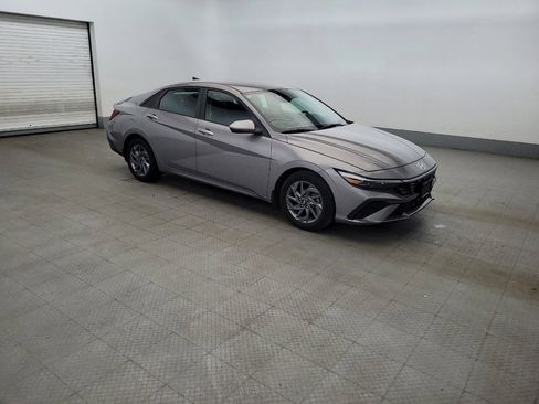 Used 2024 Hyundai Elantra SEL FWD image 11
