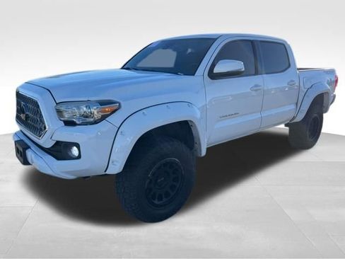 Used 2019 Toyota Tacoma TRD Off-Road image 9