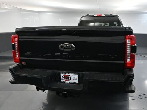 Used 2024 Ford F250 Lariat w/ Black Appearance Package image 7