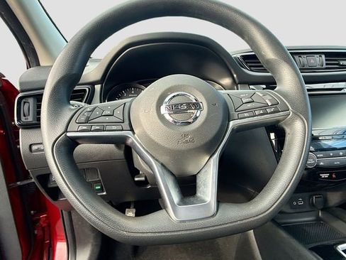 Used 2019 Nissan Rogue Sport SV image 13