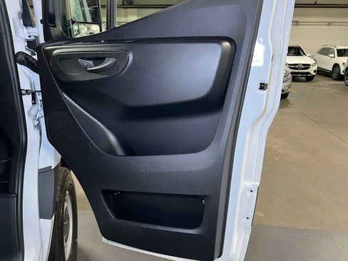 Used 2025 Mercedes-Benz Sprinter 2500 image 10
