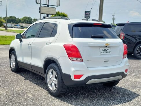 Used 2022 Chevrolet Trax LT w/ LT Convenience Package FWD image 3