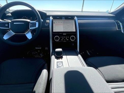 New 2026 Land Rover Discovery Limited Edition image 5