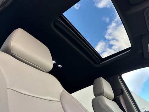 Used 2020 GMC Sierra 1500 SLT w/ SLT Premium Plus Package image 19