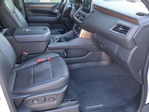 Used 2023 Chevrolet Tahoe High Country w/ LPO, Illumination Package RWD image 18