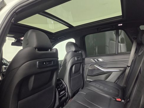 Used 2022 BMW X5 xDrive40i w/ M Sport Package AWD/4WD image 26