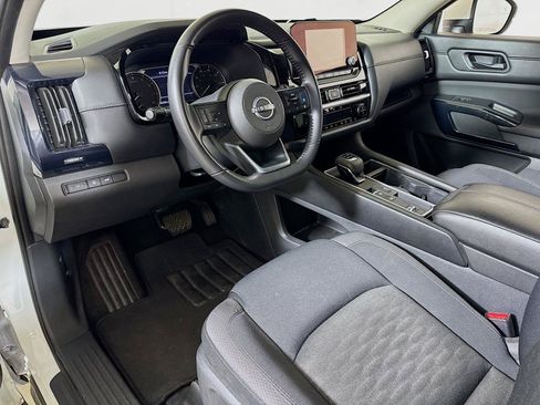 Used 2025 Nissan Pathfinder SV FWD image 7