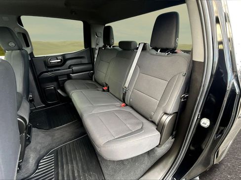 Used 2020 Chevrolet Silverado 1500 Custom w/ Custom Value Package image 15