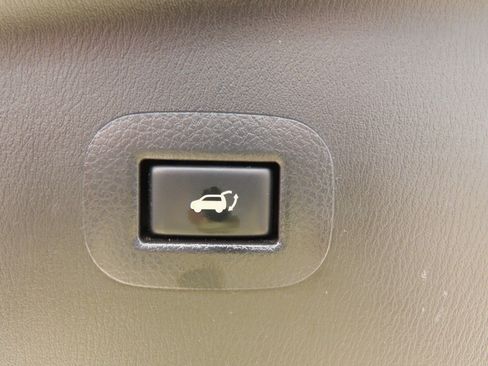 Used 2017 Nissan Armada Platinum w/ Interior Lighting Package RWD image 15
