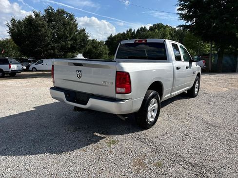 Used 2018 RAM 1500 Express AWD/4WD image 10