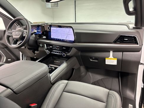 New 2026 Chevrolet Suburban Z71 w/ Comfort Package image 29