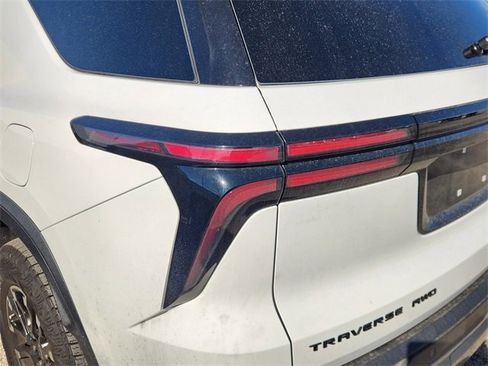 Used 2024 Chevrolet Traverse Z71 w/ Enhanced Driving Package image 6