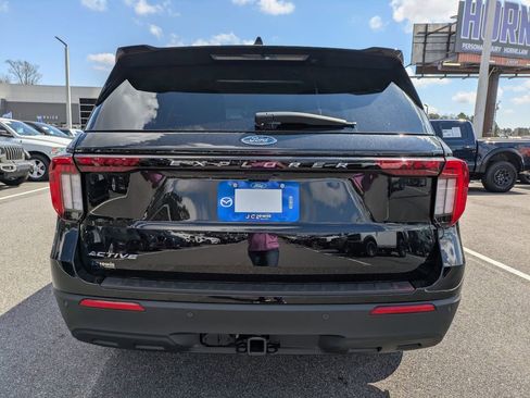 New 2026 Ford Explorer Active image 5