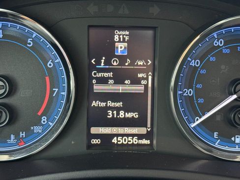 Used 2019 Toyota Corolla XLE FWD image 18