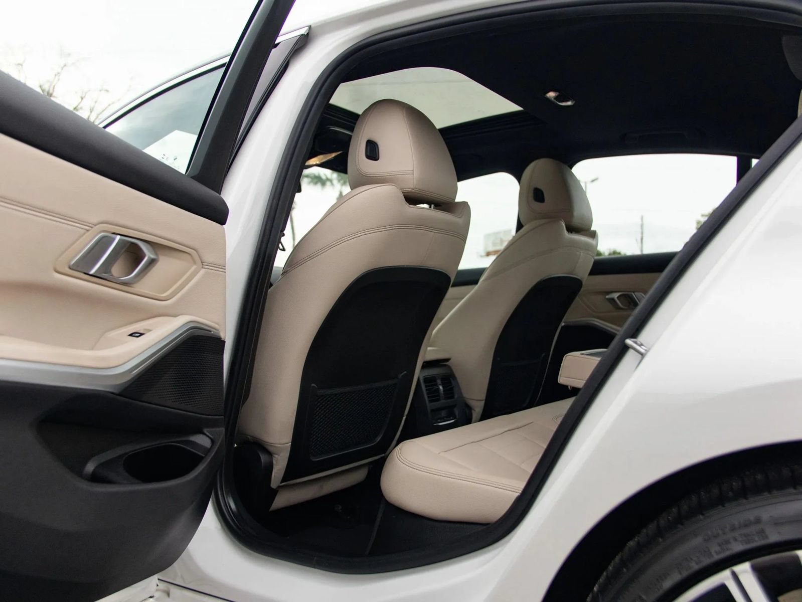 Used 2021 BMW 330i Sedan w/ Convenience Package RWD image 21