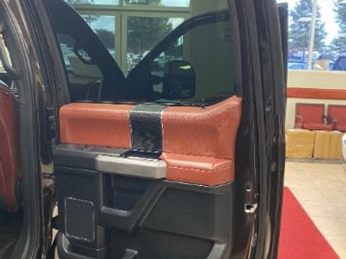 Used 2019 Ford F150 Platinum w/ Equipment Group 701A Luxury RWD image 10