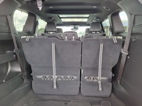 Used 2025 Chrysler Pacifica Limited FWD image 30