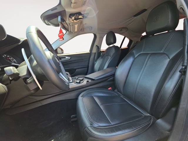 Used 2017 Alfa Romeo Giulia AWD w/ Sport Appearance Package image 9