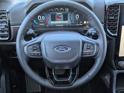 New 2025 Ford Ranger Lariat w/ FX4 Off-Road Package image 9