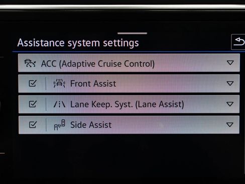 Used 2024 Volkswagen Tiguan SE image 18