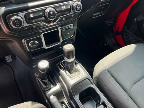 Used 2022 Jeep Wrangler Unlimited Sport AWD/4WD image 21