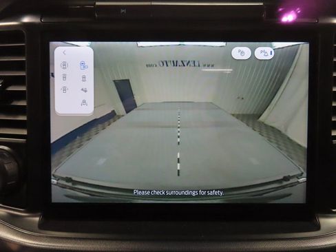 Used 2025 Ford F150 Platinum image 14