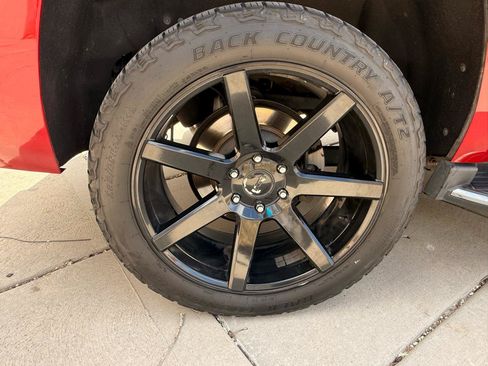 Used 2015 Chevrolet Tahoe LTZ AWD/4WD image 9
