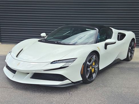 Used 2024 Ferrari SF90 Spider AWD/4WD image 1