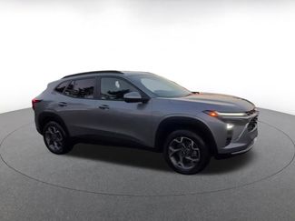 Used 2025 Chevrolet Trax LT video 2