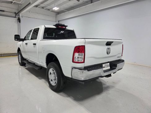 Used 2024 RAM 2500 Tradesman w/ Chrome Appearance Group AWD/4WD image 7
